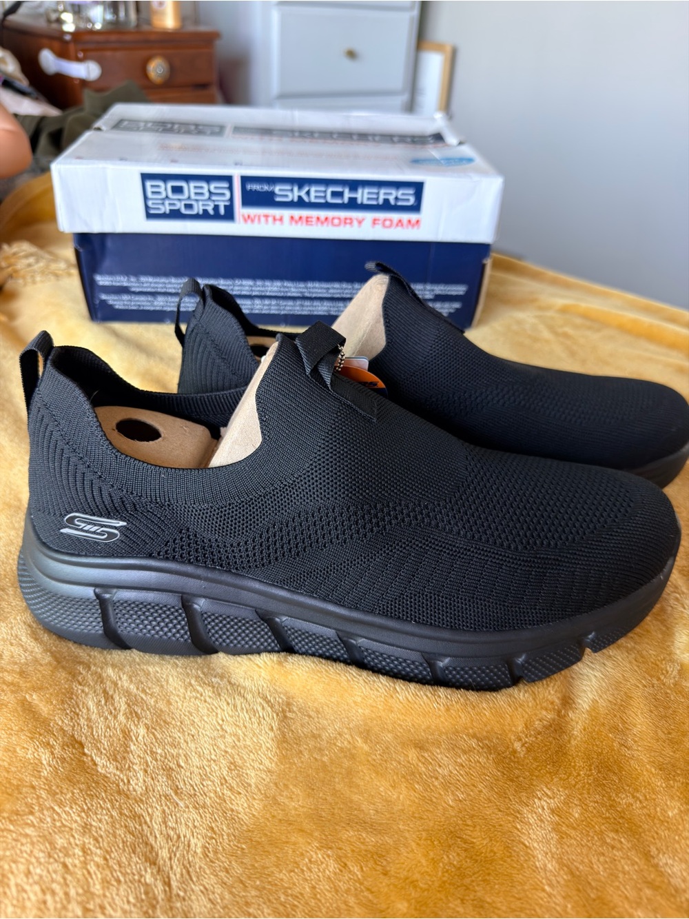 Skechers Men's Black Slip-On Knit Memory Foam Sneakers NWT